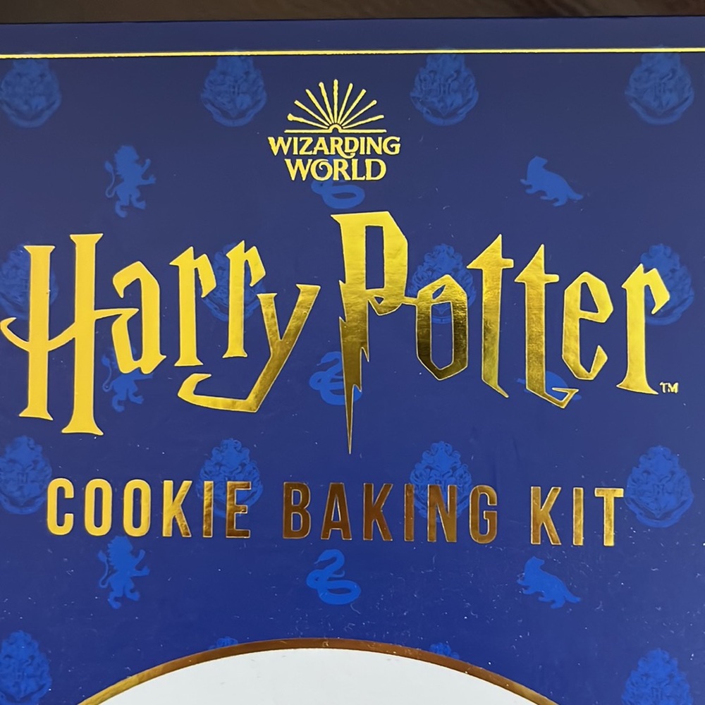 Williams Sonoma Harry Potter cookie Baking kit New - Picture 2 of 9